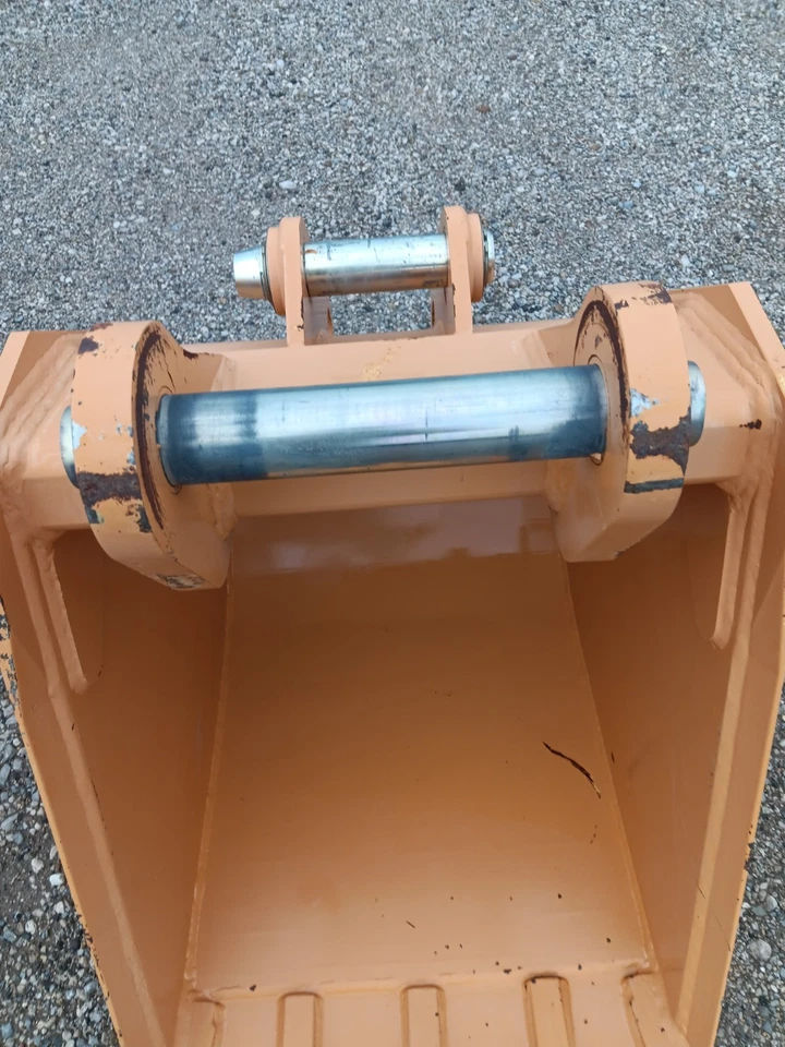 New Case 24" Bucket For 580N,SN,590N,SN Backhoes With Pins - Image 4 of 4