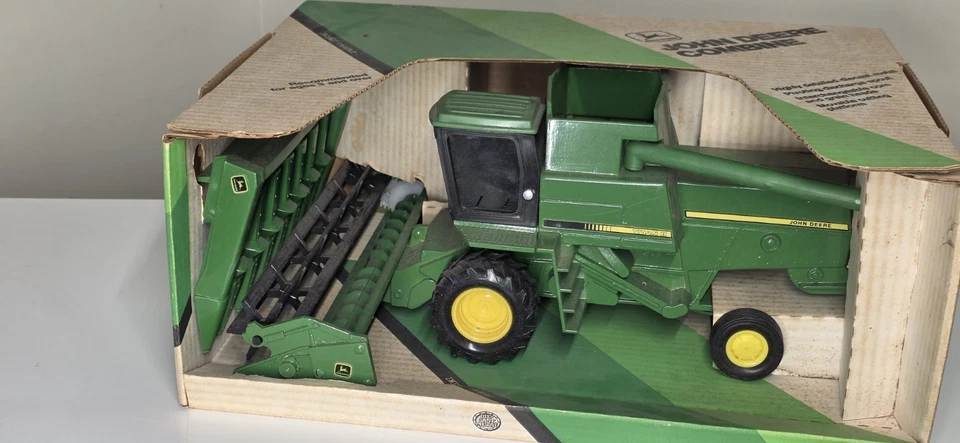 1/28 John Deere Titan dos con dos cabezas nuevo en caja Foto 2 de 4