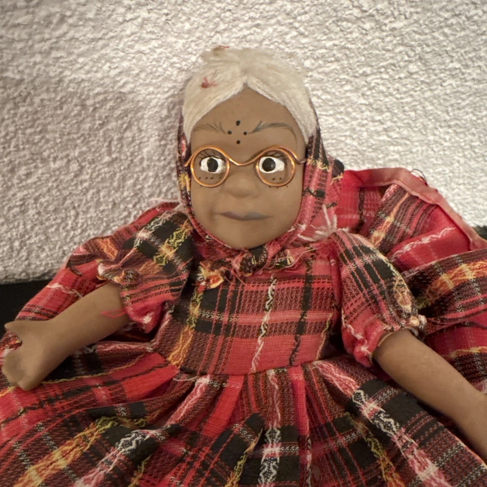 alte Vintage Nähkörbchen-Puppe "Sewing Basket Doll" Aufbewahrung Nähutensilien - Bild 2 von 4