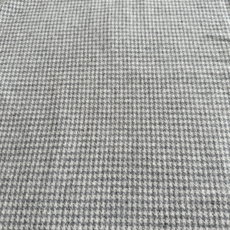 2 Tone Houndstooth Gray Wool Blend Fabric 12 oz / yd Jacket Weight  63"x58" - Image 2 of 4