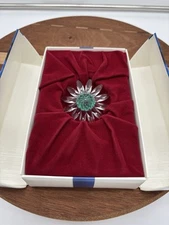 Swarovski Crystal SCS Renewal Gift Green Marguerite Daisy Flower with Box#277537