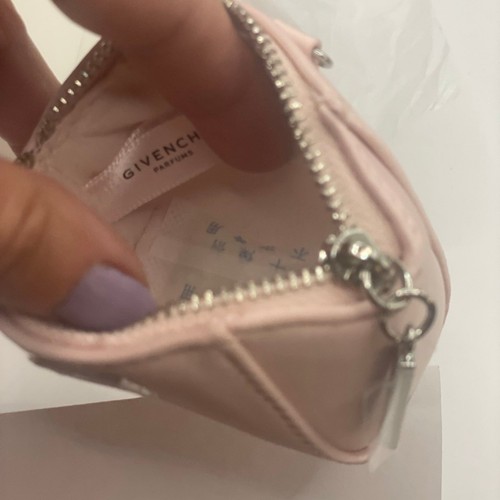 GIVE..NCH..Y Air Pods Case #54ad53 - 第 2/5 張圖片