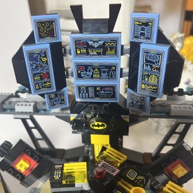 LEGO The LEGO Batman Movie: Batcave Break-in (70909) USED as is Missing pieces