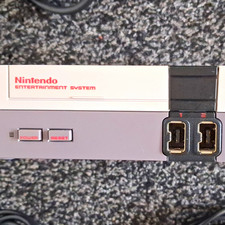 Nintendo NES Entertainment System Home Console Grey w/ Controller, Cables RCA/RF