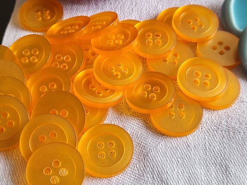 Lot De 8 Boutons Vintage Rouge à Pied Lumineux – Diamètre 2,1 Cm – Occasion