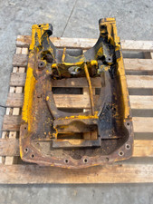 1981 John Deere 301a Tractor Front Axle Bolster Bracket 1020