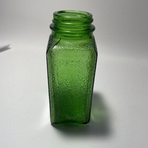 Botella de vidrio verde vintage Owens Illinois textura de guijarro 2-3/8" x 4-3/8" de alto - Imagen 4 de 5