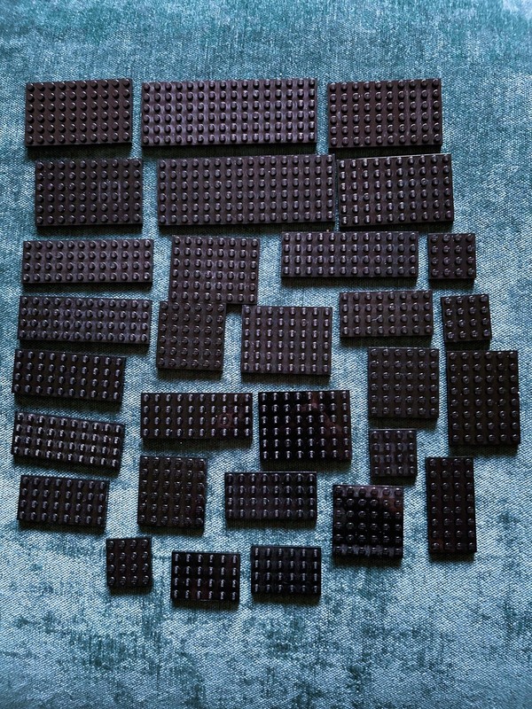 LEGO BASE PLATES BLACK LOT OF 30 GREAT CONDITION 
