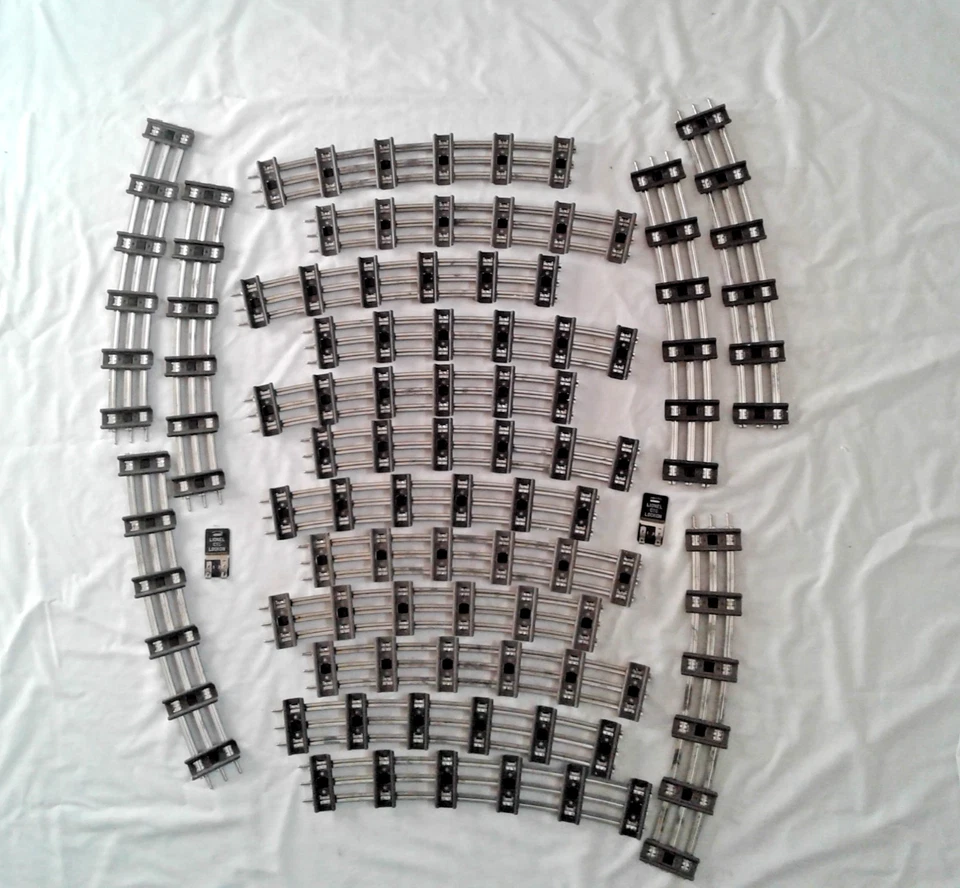 K LINE O72 Curved Tubular Steel Track, Black Ties, 18 pieces + 2 LIONEL LOCKON - Image 2 of 2