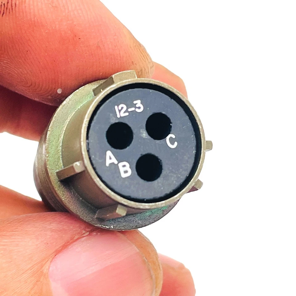 4 pcs Assorted Circular Connector 3 Position - Image 3 of 4