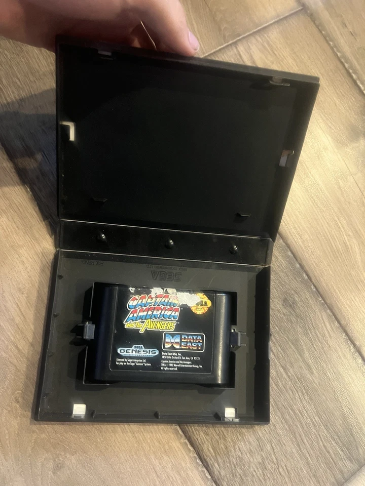 Captain America and the Avengers (Sega Genesis, 1992) WITH BOX NO MANUAL - Image 2 of 4