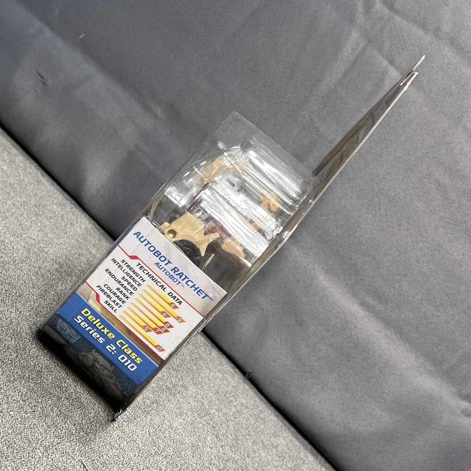 Hasbro Transformers Prime Beast Hunters Autobot Ratchet Figure Deluxe Authentic - Image 2 of 4