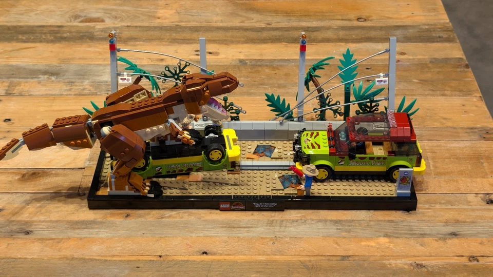 LEGO Jurassic Park T-Rex Breakout Set 76956 Fully Complete with manual - Image 2 of 4