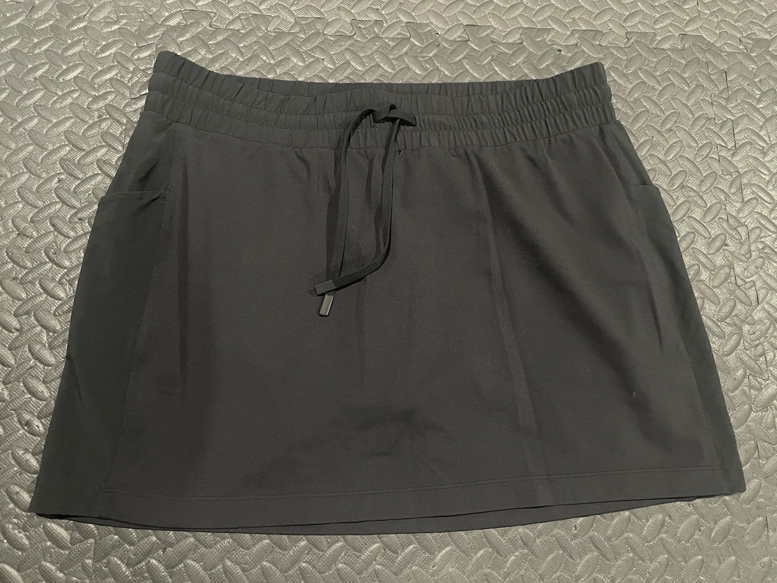 Athleta Black Excursion Drawstring Skort (Large) … - image 1