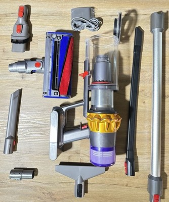 Dyson V15 Detect Absolute Mit teilweise  Neue Zubehör, Der Sauger Kaum Benutzt.