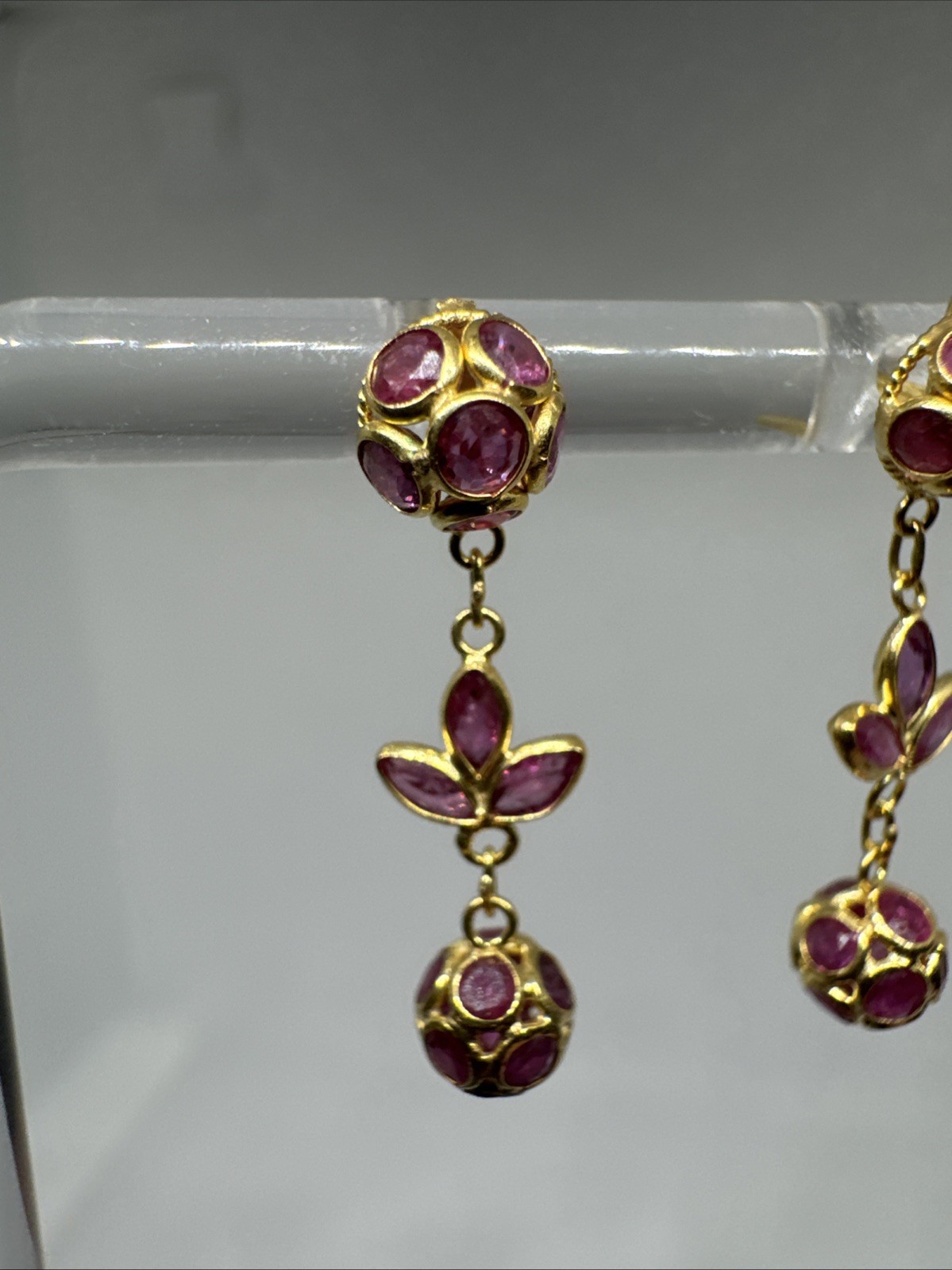 Gorgeous 18k Solid Yellow Gold Ruby Filigree Dang… - image 8