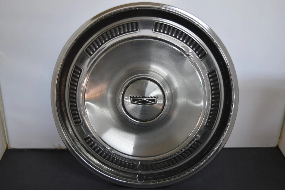 1969 1970 69 70 14" Torino Fairlane Falcon Hubcap Wheel Cover Used Single - Image 2 of 4