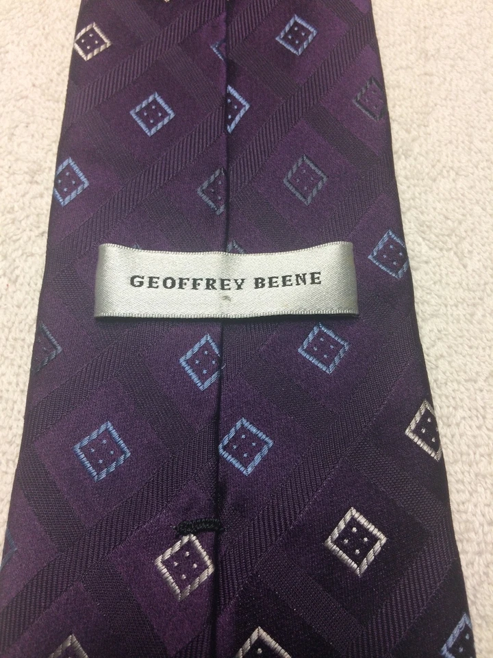 CORBATA HOMBRE GEOFFREY BEENE MORADA CON AZUL Y BLANCO 3,75 X 61 Foto 4 de 4