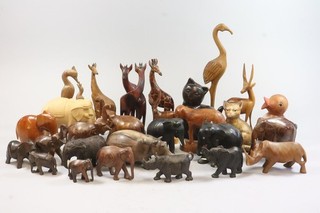 Konvolut Holz Figuren Tiere Elefanten Nashorn Giraffe ua Schnitzerei (IK377)
