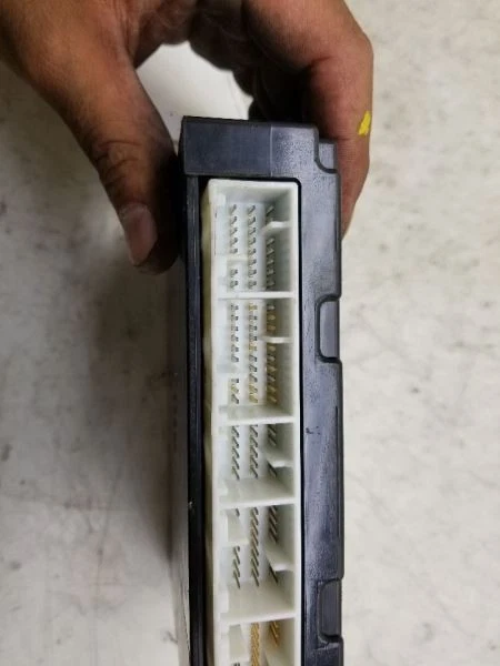 2004 LEXUS LS430 4.3L RWD AT AC AMP CONTROL MODULE ECM  Foto 4 de 4