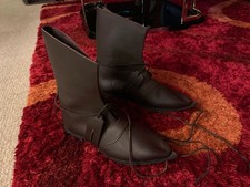 Medieval / Renaissance pointy leather boots