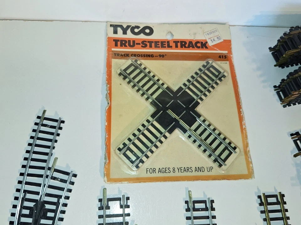 TYCO track selection x 39p. 2 rail Steel/brass type track. V/good used cond. HO. - Image 3 of 4