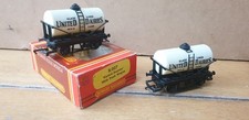 Hornby R007 United Dairies Milk Tankers X2 OO Gauge Boxed and Unboxed