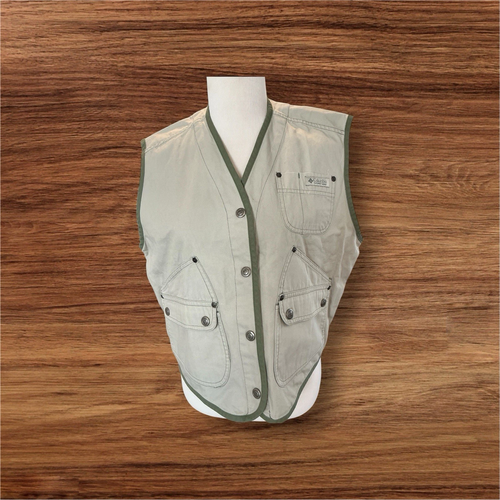 Columbia Women’s Sz M Oswego Fossil Khaki Fishing Hiking Snap Vest NWT