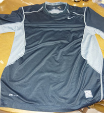 Preowned Nike Pro Combat Dri-FIT Men  s Black Compression T-Shirt Size M