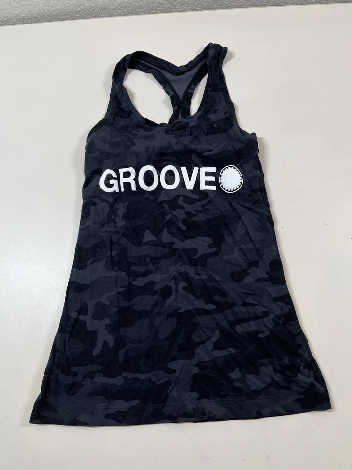 Camiseta sin mangas deportiva negra camuflada Lululemon Groove para mujer talla 4 Foto 2 de 4