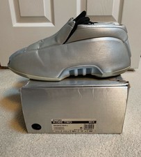 kobe bryant moon shoes