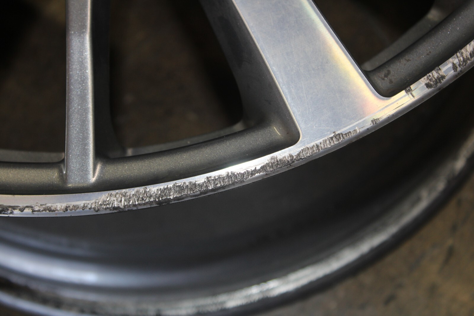 Maserati Ghibli, Quattroporte, Front Wheel, Curb Rash, Used, P/N 980157008