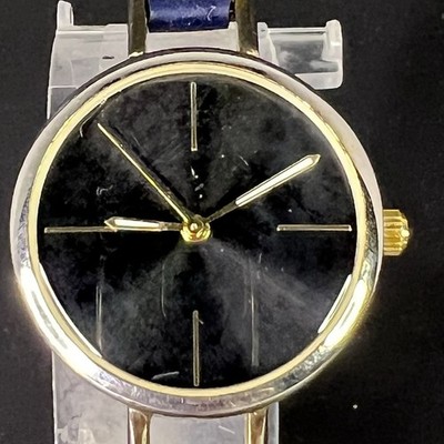 30mm Women s Riding Watch Gold Round Case Black Crosshair Dial Riding Lugs