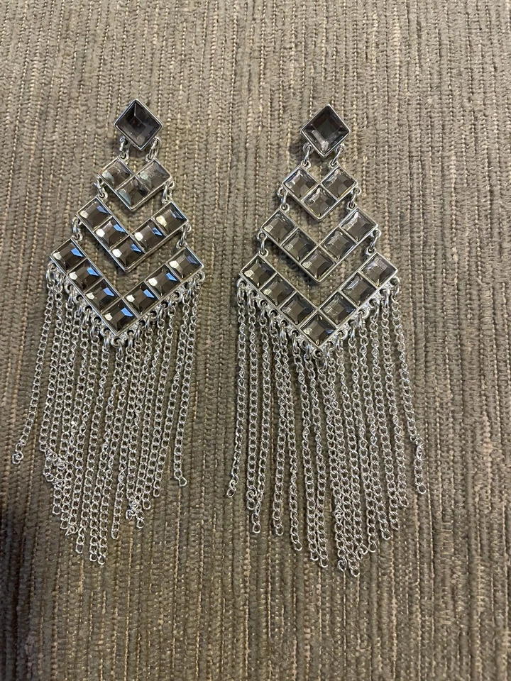 Pendientes araña cristal piedras plateadas y negras dinastía JULES SMITH. Q11 Foto 2 de 3