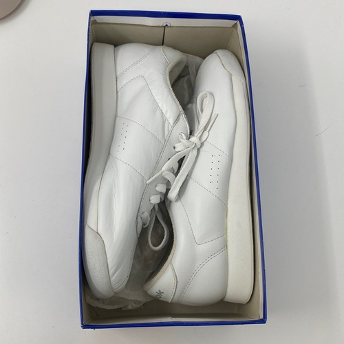 Reebok Classic Womens 7.5 Princess Sneakers White Leather Lace Ups with Box