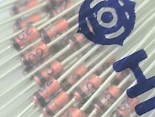 100x   HZ3C2 Zener Diode 0.5W -   3.2 - 3.4V  - Hitachi - HZ 3C2 - NOS