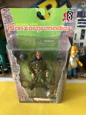 2003 DRAGON MODELS ACTION 8 RIFLEMAN ARNHEM 1944 PANZERGRENADIER 4'' FIGURE B527