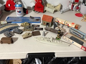 Assembled Model Tanks /ships/buildings/Trains etc DIORAMA LOT misc!! (see pix)