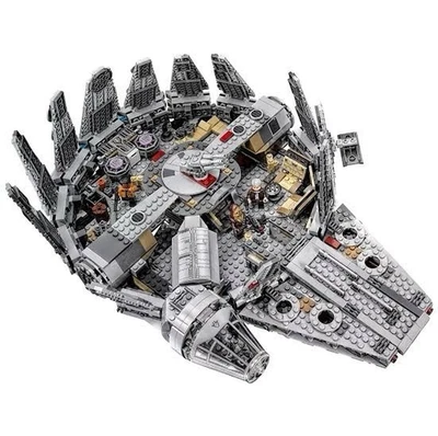 LEGO Star Wars 75105 Millennium Falcon