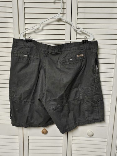 Magellan Outdoors Size 40 Men's Outdoor Cargo Shorts Grey - Picture 2 of 4