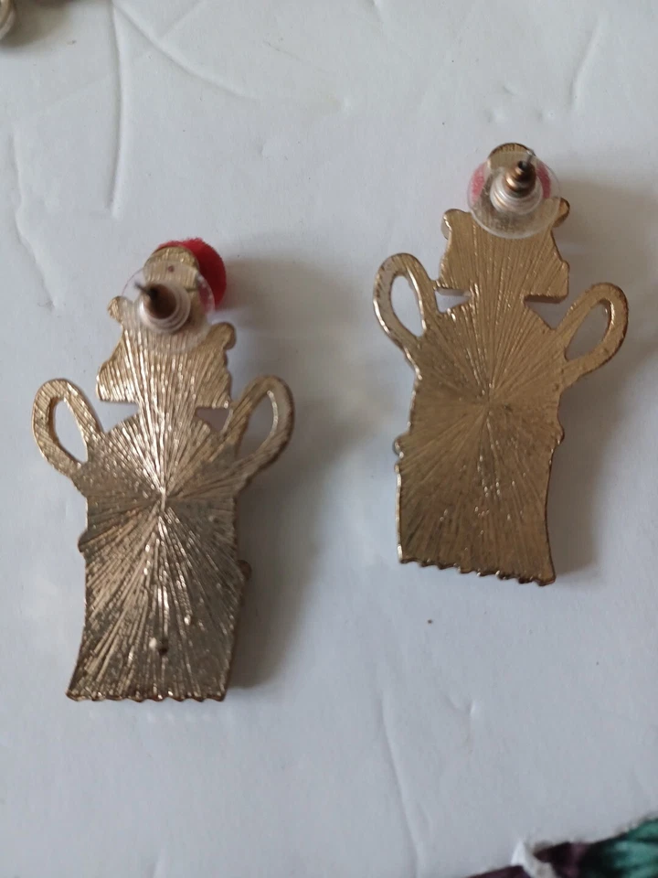 PENDIENTES COLGANTES BETSEY JOHNSON ESTRÁS PERLA ESMALTE TONO ORO ALPACA Foto 4 de 4