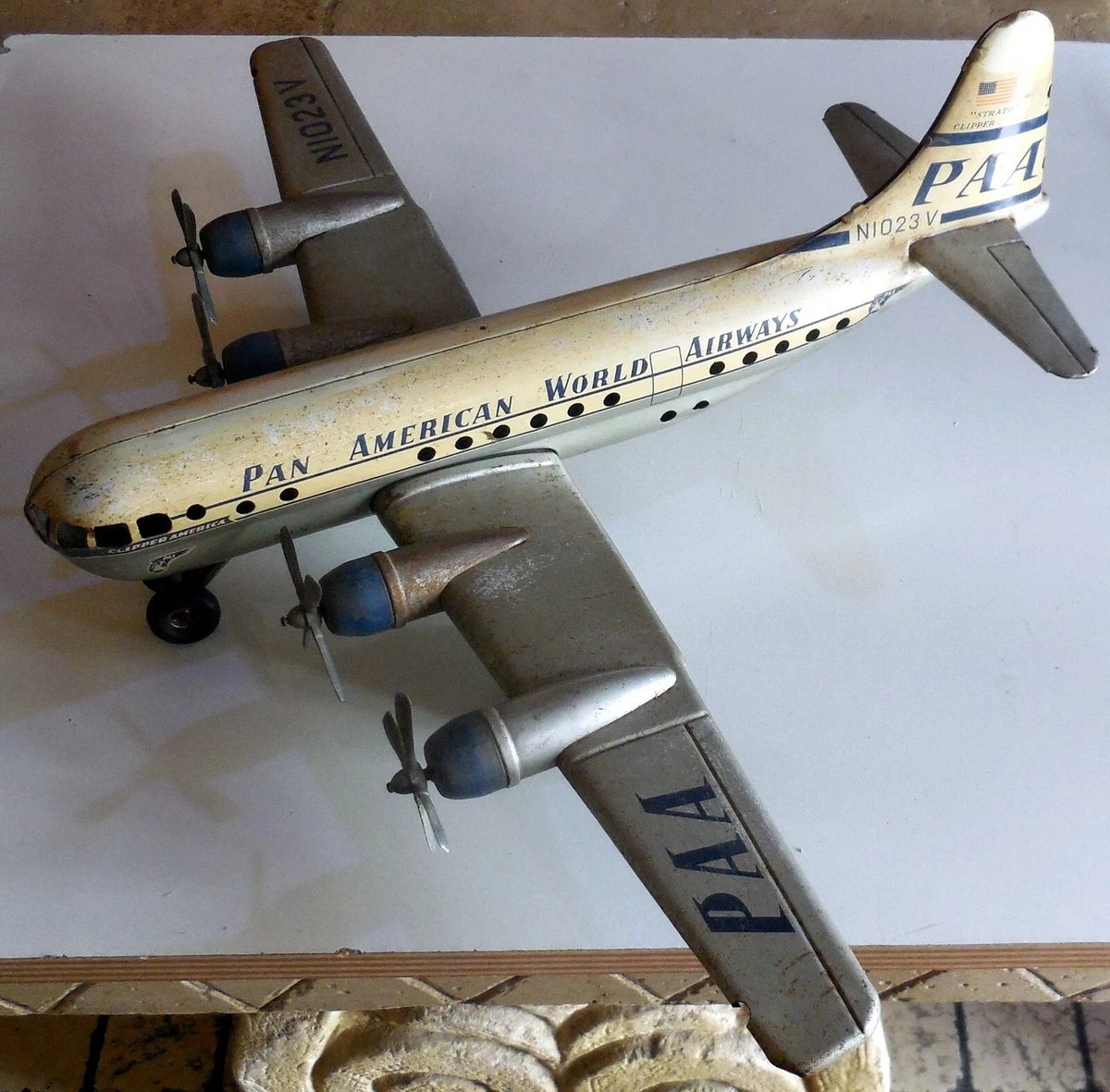 VINTAGE TIN TOY AIRPLANE PAN AMERICAN WORLD AIRWAYS CLIPPER GAMA GERMANY  1950s