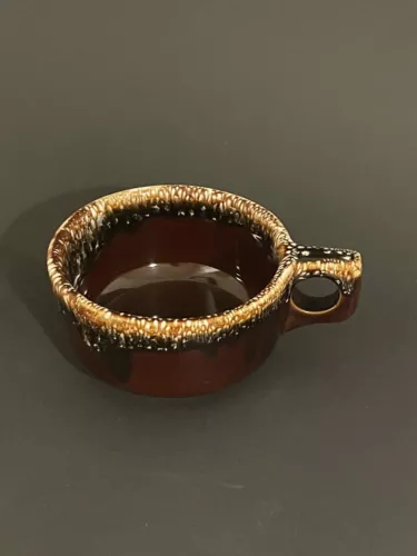 Vintage Hull Pottery USA Brown Drip Soup Chili Bowl With Handle Oven Proof.