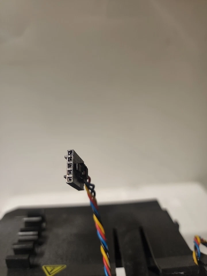 Dell Optiplex Tower Fan & Shroud Model:PV123812DSPF DC 12V 0.90A Foxconn G9096 - Image 4 of 4