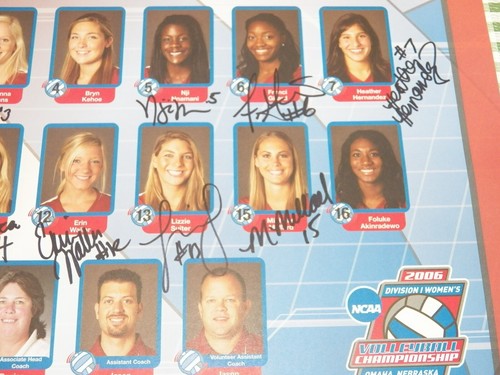 Torneo de campeonato firmado por el equipo de voleibol Stanford 2006, 11 de 14 jugadores - Imagen 3 de 3