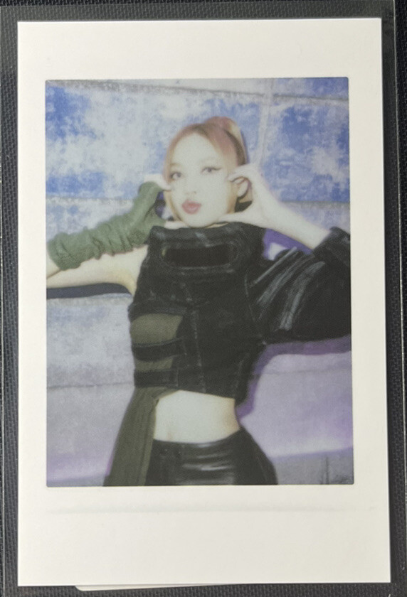 K-POP・アジア LISA 0327 PHOTOBOOK LIMITED EDITION Amazon.com: YG SELECT Lisa PHOTOBOOK [0327] -Limited Edition