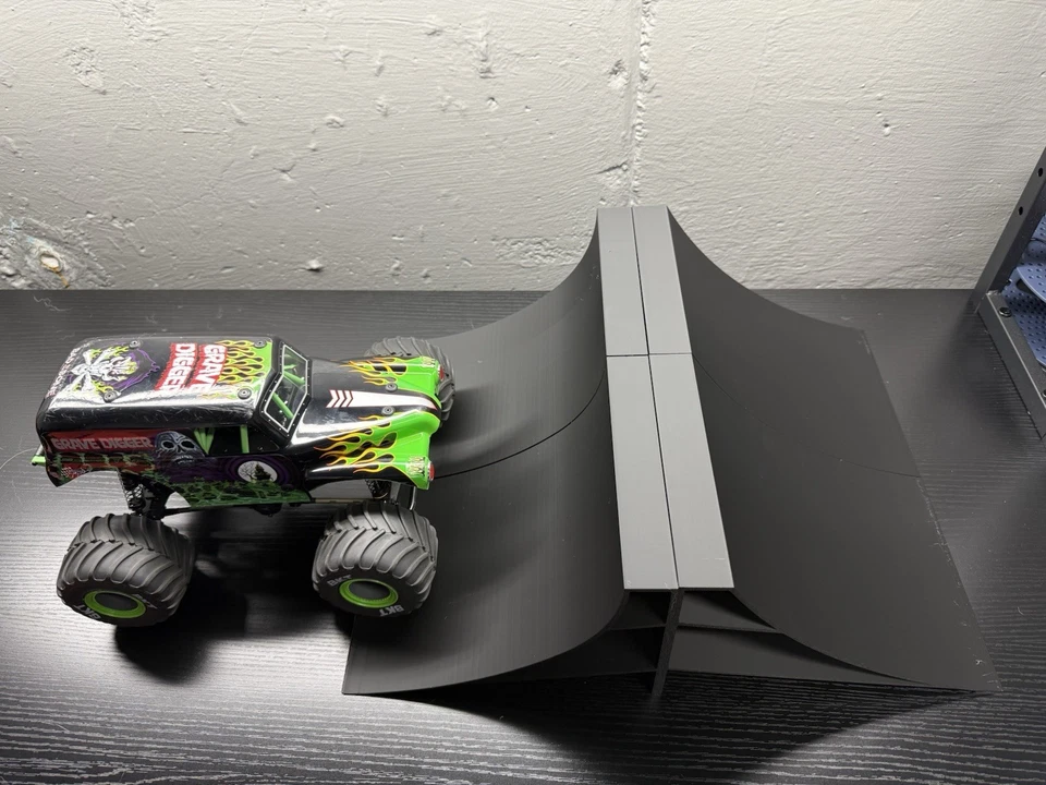 Rc car 3d printed Ramp for 1/18th and 1/24th scale cars - Losi - axial - - Image 4 of 4