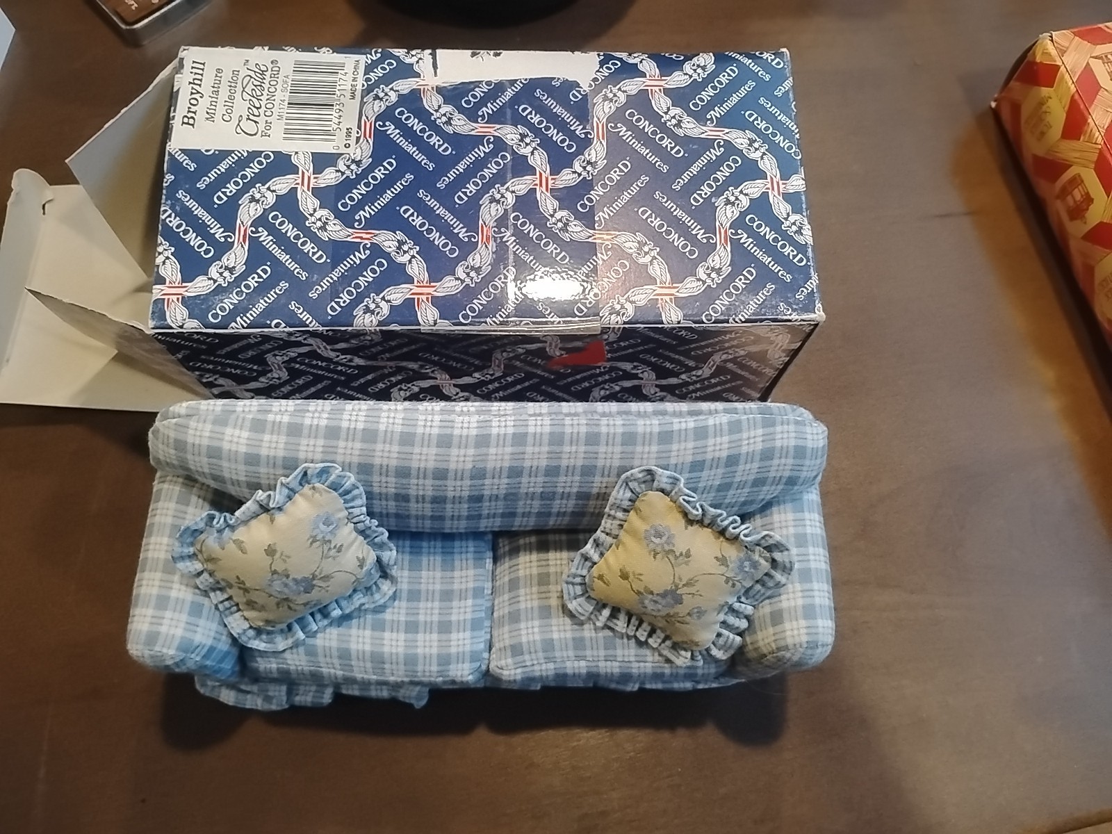 Broyhill Miniature Collection Creekside For Concord Sofa M1174 1995 New In Box