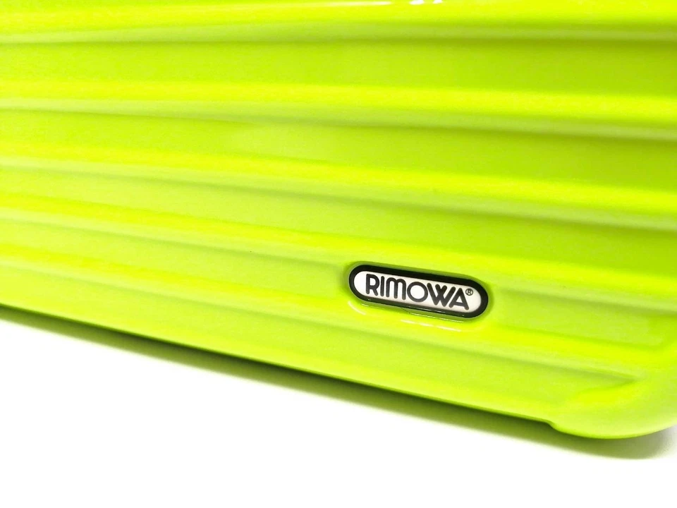 Rimowa Thai Airways First Class Travel Amenity Hard Case Lime Yellow in beige - Image 4 of 4