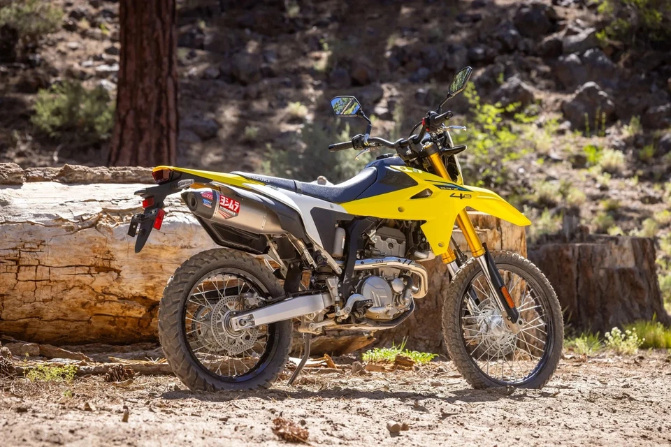 YOSHIMURA | Scarico completo RS-12 in acciaio per Suzuki DR-Z4 S/SM 2025- - Immagine 2 di 4